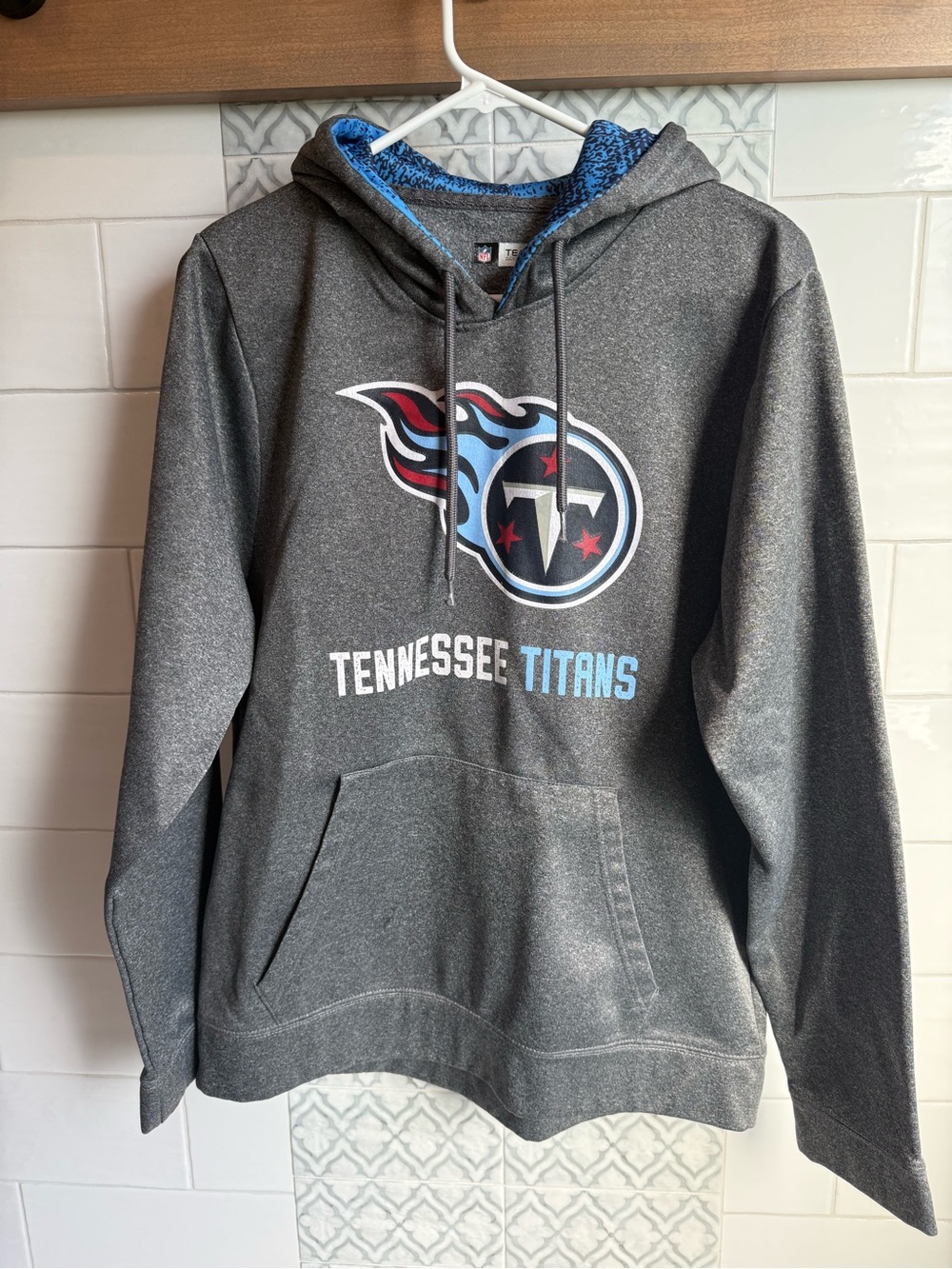 Team Apparel Tennessee Titans Charcoal Gray Hoodie with Blue Lining